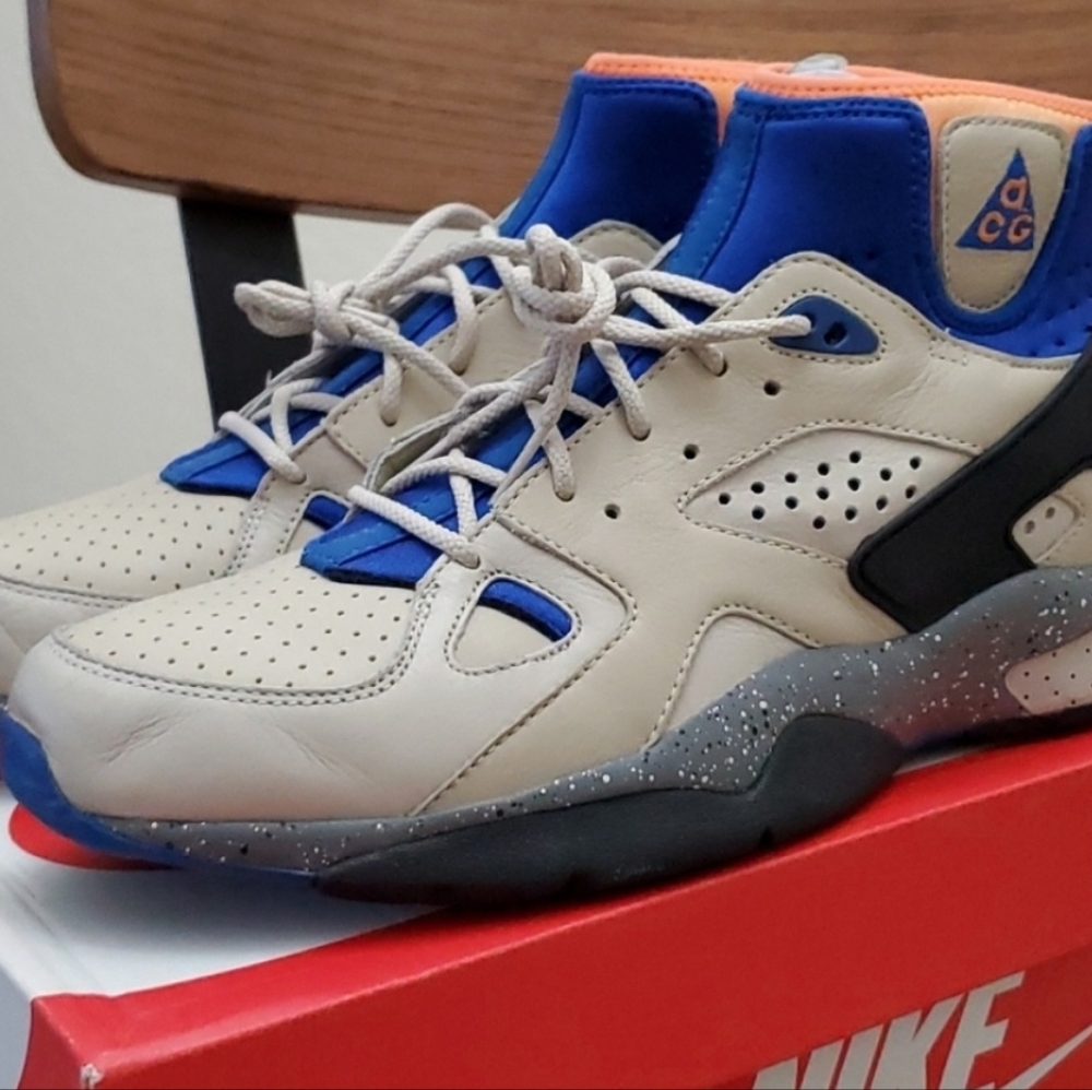 NIKE MOWABB OG